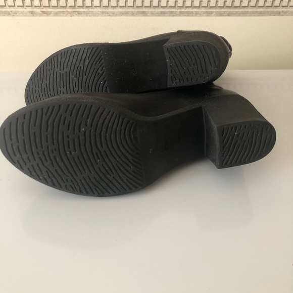 Slip on black leather boot - Picture 5 of 9